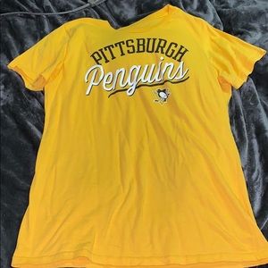 Fanatics • Pittsburgh Pens Shirt